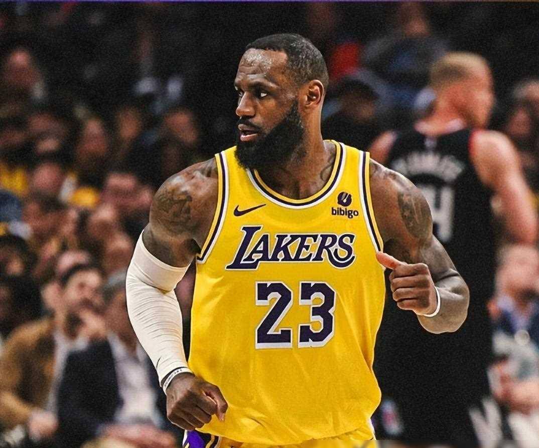 灭霸詹詹姆斯狂刷8纪录末节19分4助快船全队16分4助