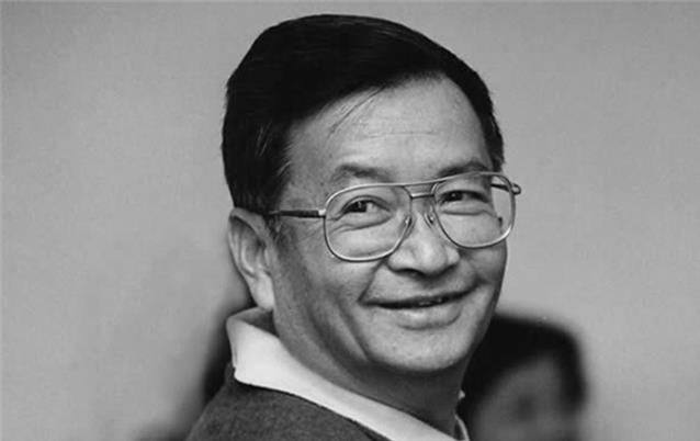 令人不解的是,梁帆成年后将自己的姓改成了母姓,从此她称自己为方帆