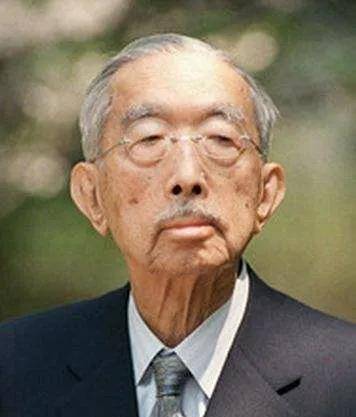 原创明仁天皇又矮又丑贵族媳妇儿不好找无奈娶了平民闺女