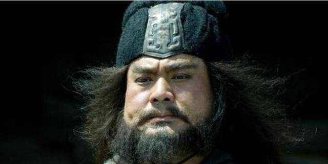 张飞要求三天凑齐十万件白旗白甲否则就杀头怎么样才能做到
