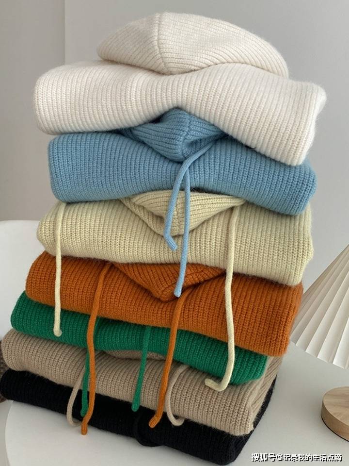 心锁时尚搭配创新宽松的针织单品