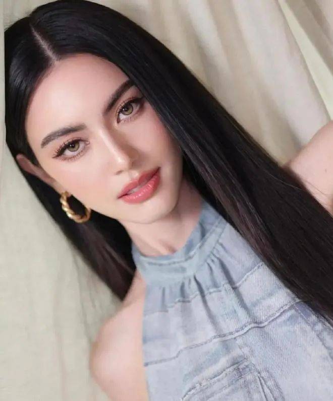 长腿混血泰国版迪丽热巴参加浪姐5和肖战合影堪称豪门姐弟