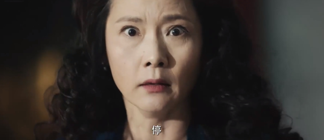 戚老师是个很复杂的人物,比起筱燕秋和程蝶衣,同样都是戏曲舞台上的角