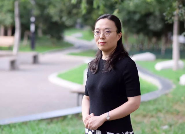 其实现实情况并非如此,一些大学讲师的工资曝光之后,着实是令人感到