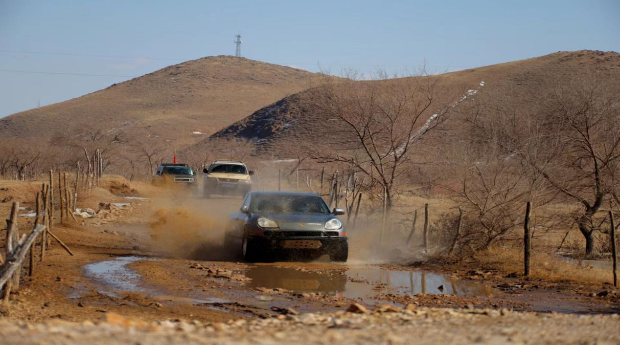 持续打造"浑善达克"品牌影响力,推动浑善达克沙地越野赛道项目