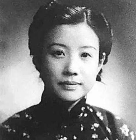 站在上海滩青帮大佬黄金荣和杜月笙背后的女人林桂生_兰春_人物_妻子