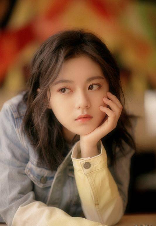 原创赵今麦的白绿套装真难驾驭蝴蝶结一旦扎不好全身穿搭都会翻车