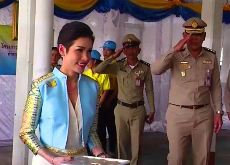 诗妮娜贵妃狱中生活惬意每日不忘精心打扮对未来有了新梦想