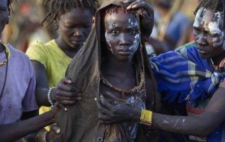 严格来说割礼分为两种,男性割礼和女性割礼.