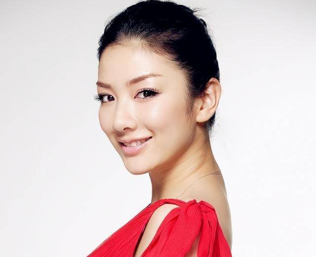 黄奕23岁走红,曾错嫁两任渣男,如今的人生还能重来吗?