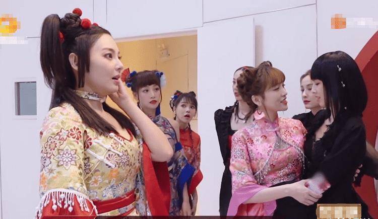 原创浪姐孟佳被淘汰众人第一反应都很惊讶王霏霏现场崩溃大哭