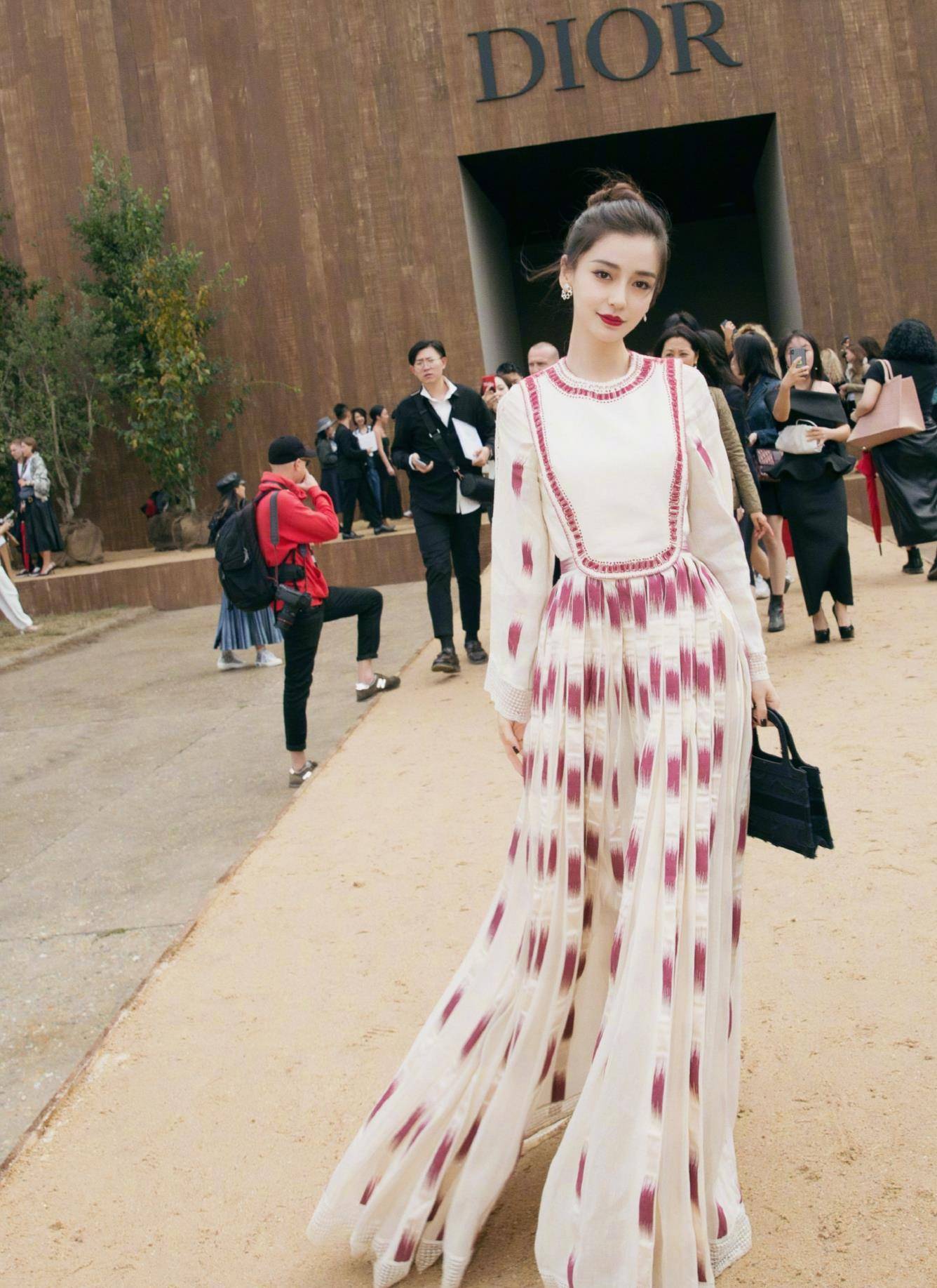 原创杨颖演技被网友诟病但颜值身材很值得称赞毕竟是美模出道