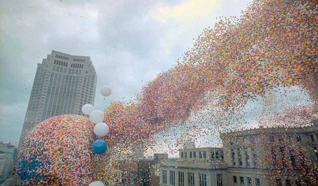 原创美国放飞150万只气球创下世界纪录却遭索赔百万其中有何隐情