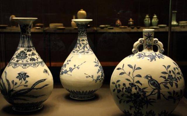 荷兰人祖传的青花瓷拍卖23亿元网友分明是抢圆明园的