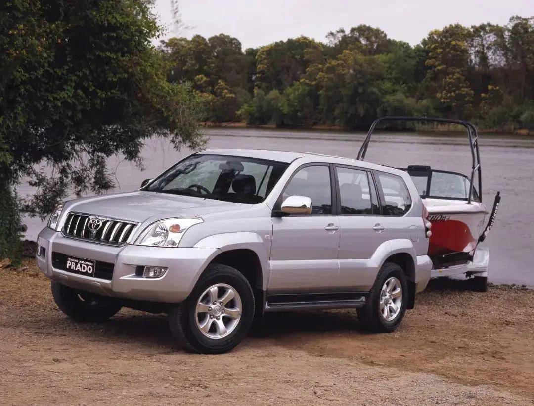 1990年,丰田正式推出lc70 prado车型,prado在葡萄牙语中是"草地"或"