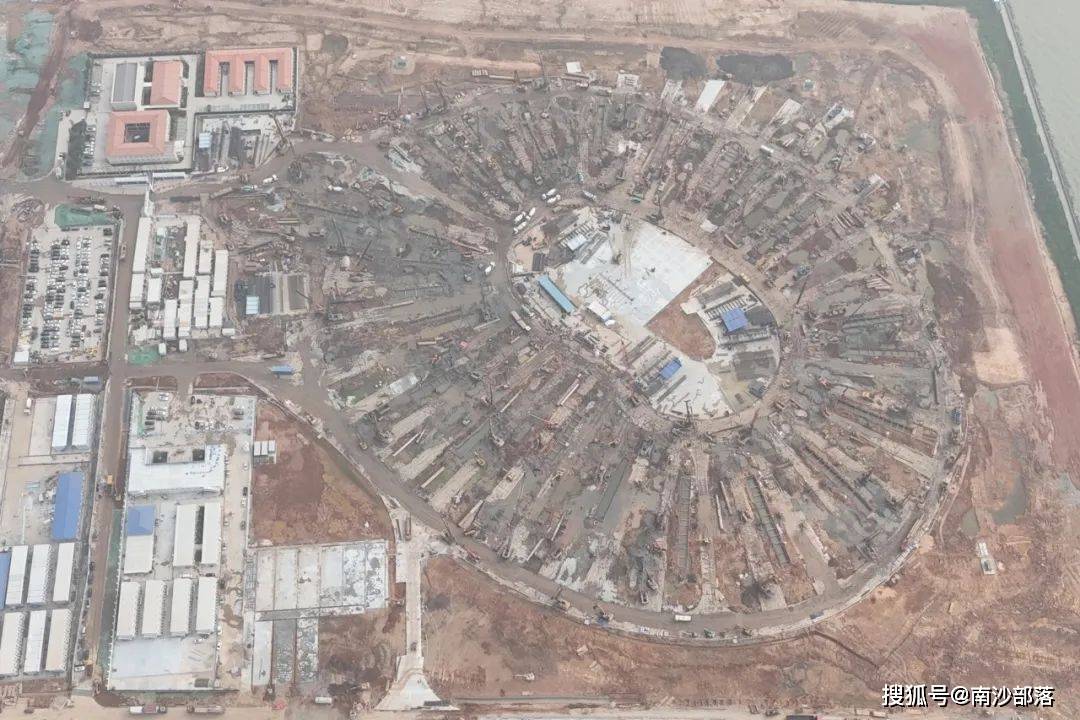 提前20天南沙大型城市综合体6万座体育场主体封顶