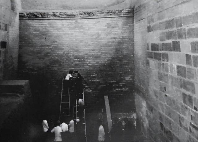 1957年,定陵挖掘的罕见镜头,万历的遗骨照,郭沫若现场指导