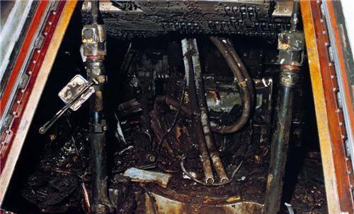 科马洛夫是哭着上飞船的,在去之前他已经跟克格勃特工温亚明·鲁萨