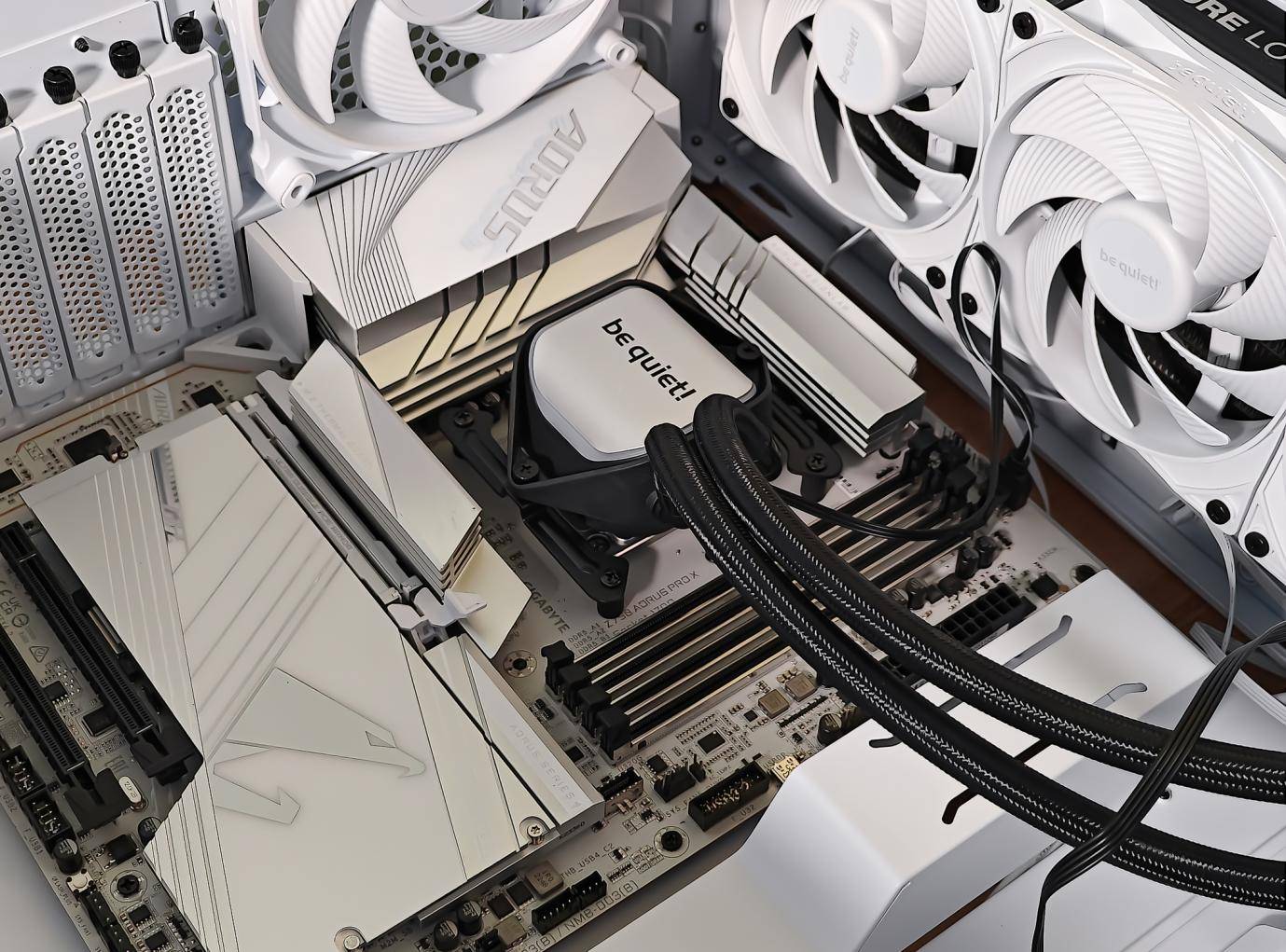 原创二万元打造高品质白色主题电脑机箱比高端技嘉主板还贵细节分享