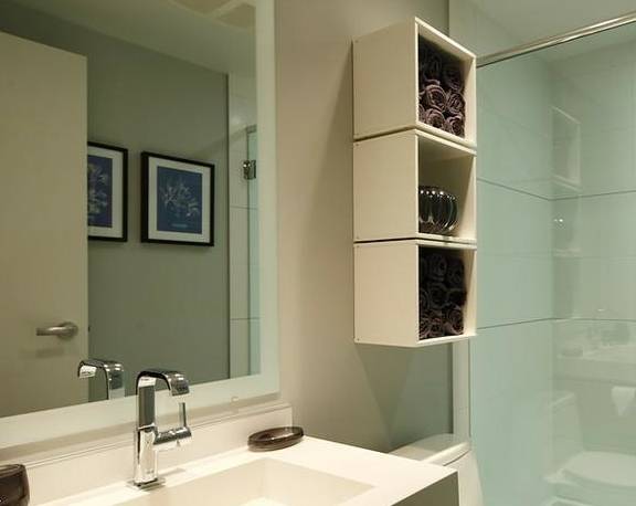 马桶边的1平米空间别浪费这样设计能增加收纳提升卫生间颜值