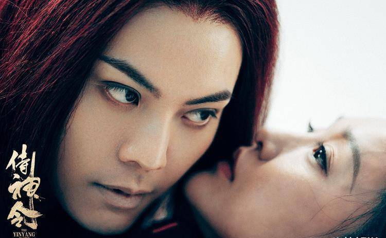 原创侍神令拍摄花絮陈伟霆掐周迅脖子神情好带感有反派内味了