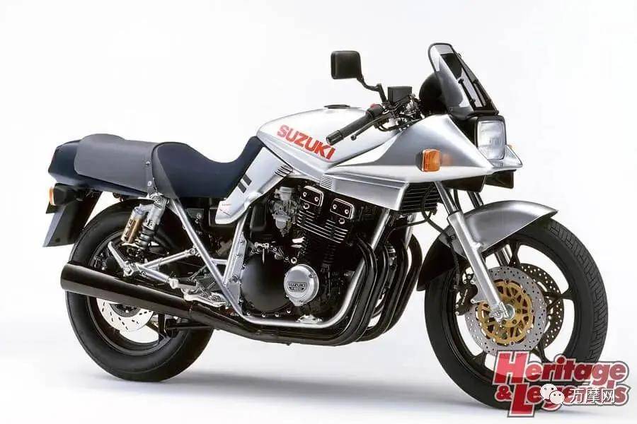 html在1999年东京车展上得以展出,采用风冷4缸发动机,2000年春季在