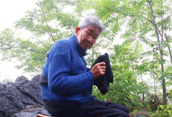 湖南深山里有一座活人墓墓内机关重重住着一位92岁的老人