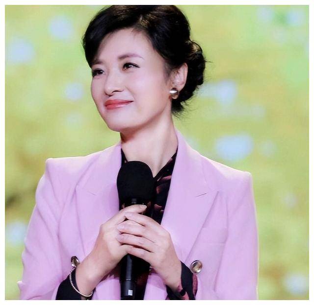 董卿向周涛炫耀懂事儿子孩子表现神似周涛逗笑回应