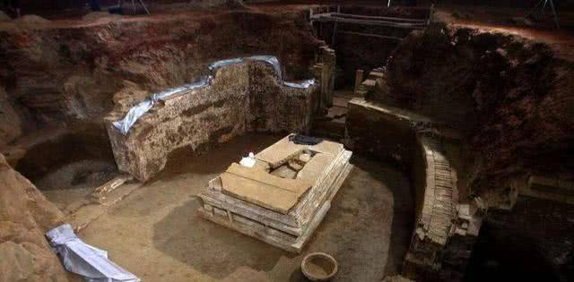 萧太后墓被偷盗过多次为何这件价值34亿的寿衣却无人敢碰