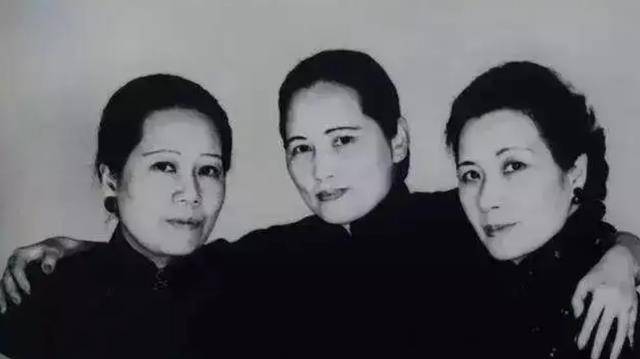 宋耀如见多识广,颇有见地,希望儿女都能成龙成凤的他将孩子们都送到了