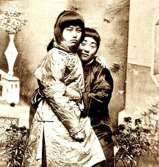 原创清代奇案祠堂爆炸尸体一丝不挂一桩家族丑闻县令破解谜案