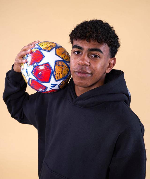 巴萨帝星ac米兰免签猛将,罗马买断卢卡库_亚马尔_姆巴佩_阿达拉比奥尤