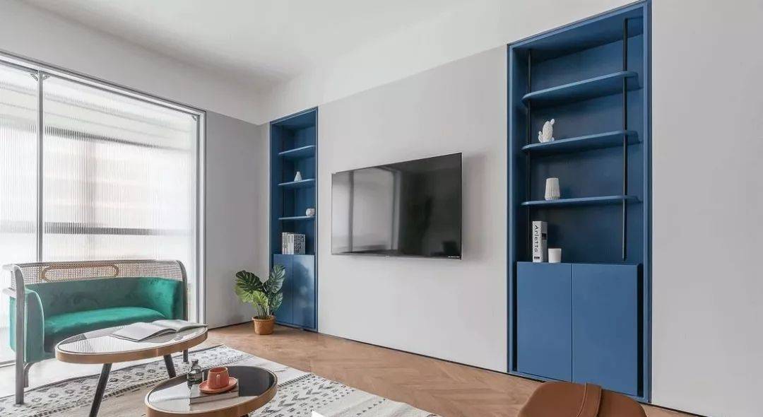 电视背景墙设计大揭秘不只是简单挂电视更有创意等你来发现