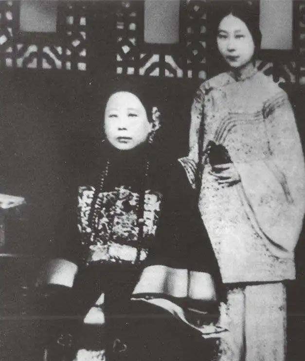 1888年,李鸿章把22岁女儿嫁给老大臣,谁知后代子孙中竟有名人_张佩纶