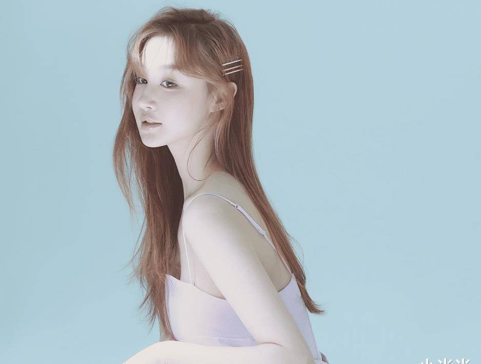 原创还记得足球宝贝刘羽琦吗今拍写真美得像个硅胶娃娃