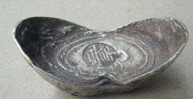 原创古代一两银子约等于现在多少人民币你月收入是几两呢