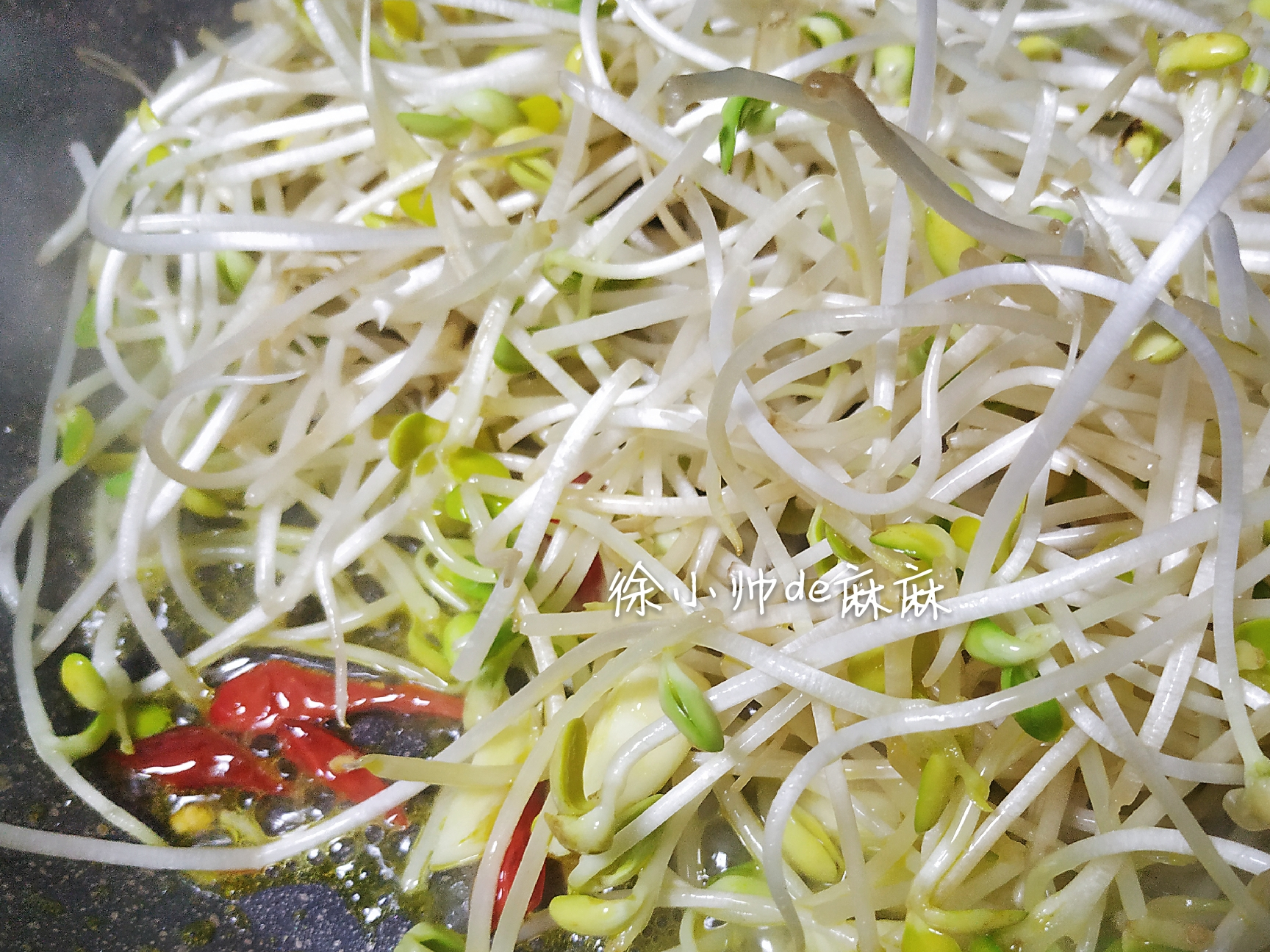 原创黄豆芽这样炒比涮火锅吃有味道多了香辣口感有嚼劲还下饭