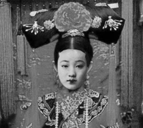 原创故宫珍妃井只有瓶口一般大慈禧是怎么推她下去的溥仪说出真相