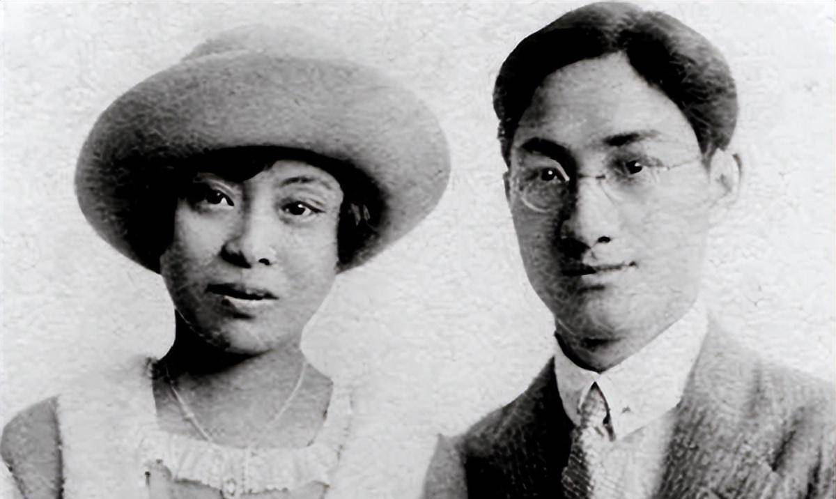 徐志摩与陆小曼结婚2个月后,写信给张幼仪,信里满是不甘和醋意