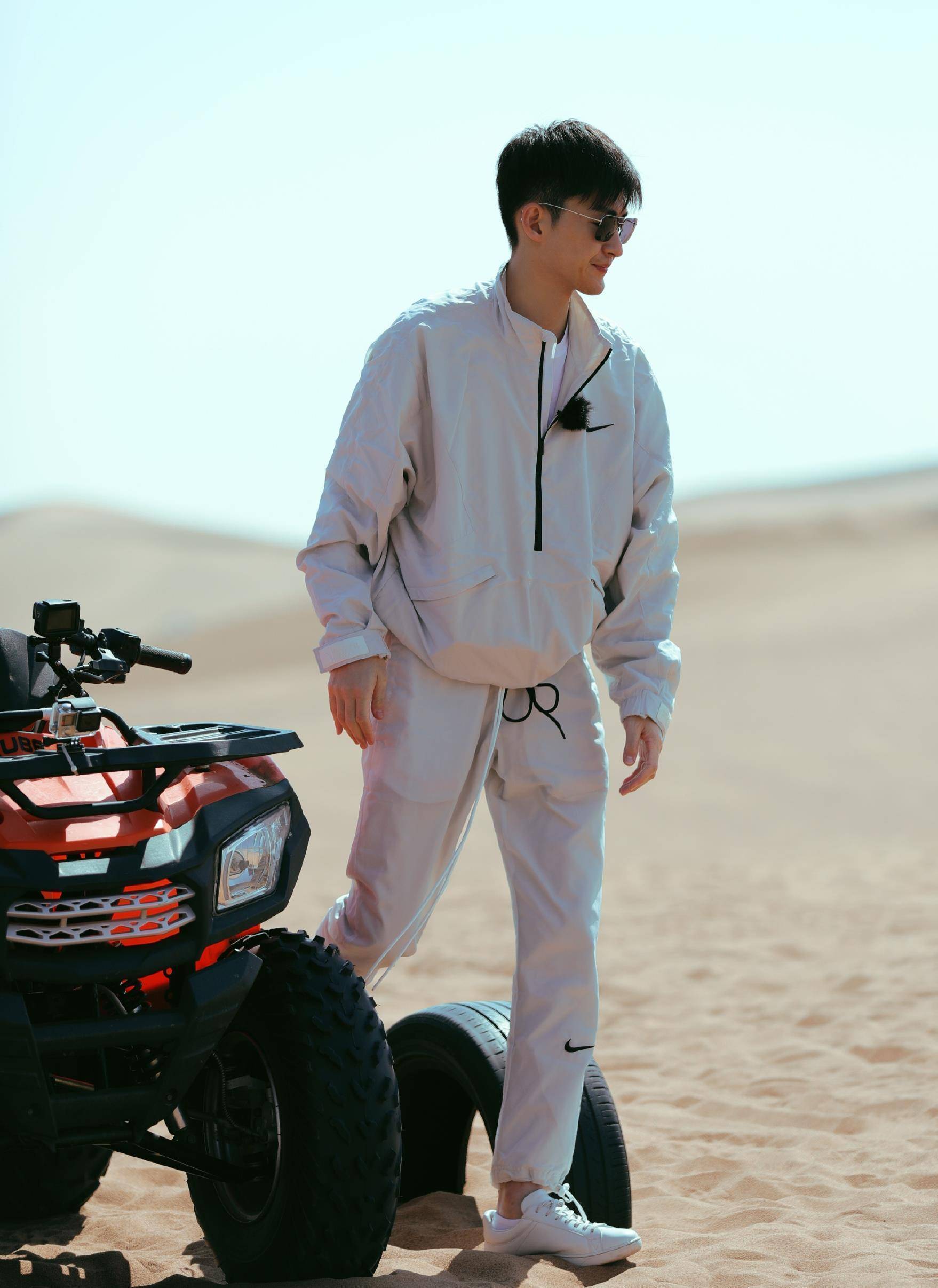 原创张翰偶像包袱太重干农活也不忘耍帅这精致程度也是没谁了