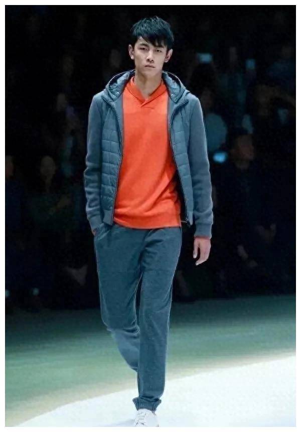 大海哥纪凌尘受欢迎,分手后心情低迷,备受瞩目!_阚清子_身材_时候