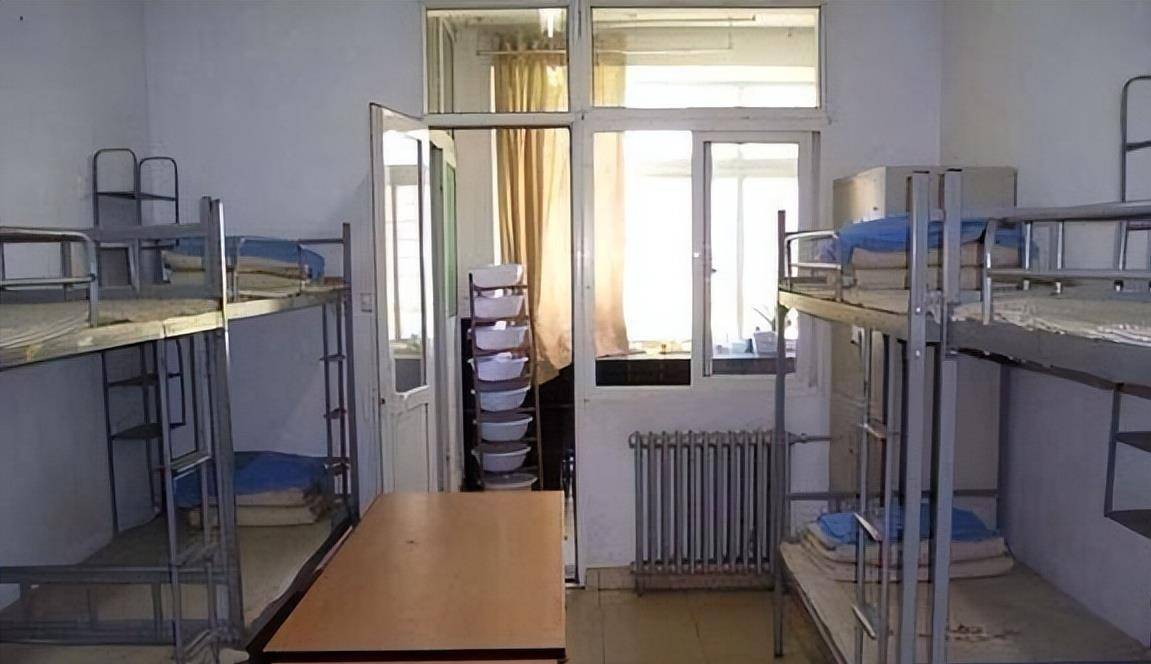 1998年静海一中"七仙女"毒杀案,唯一幸存女孩,与7具尸体过夜_宿舍