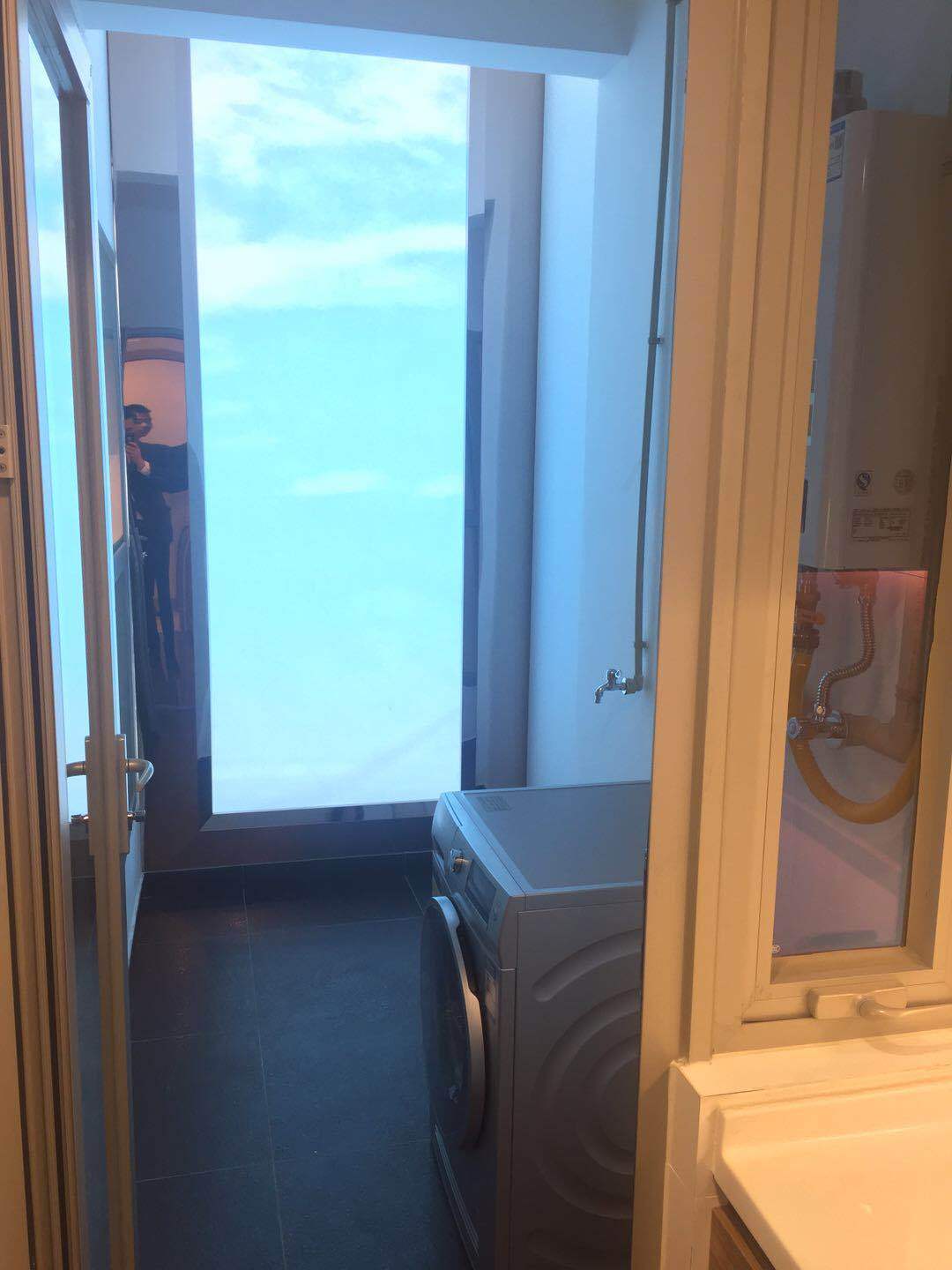 并且2公里之内还可到达星光耀广场,品尊国际,大华虎城.