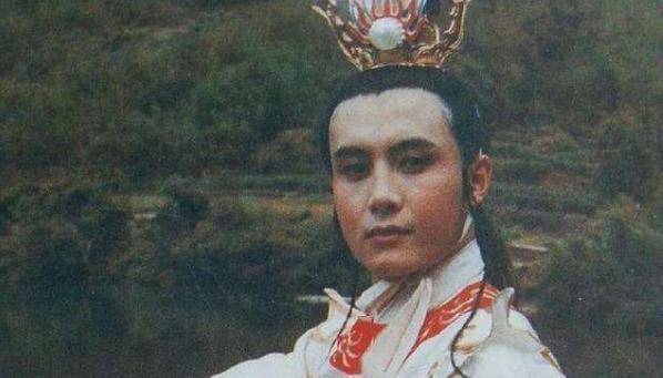 白龙马王伯昭西游记片酬最高被谢霆锋打住院今成书法家