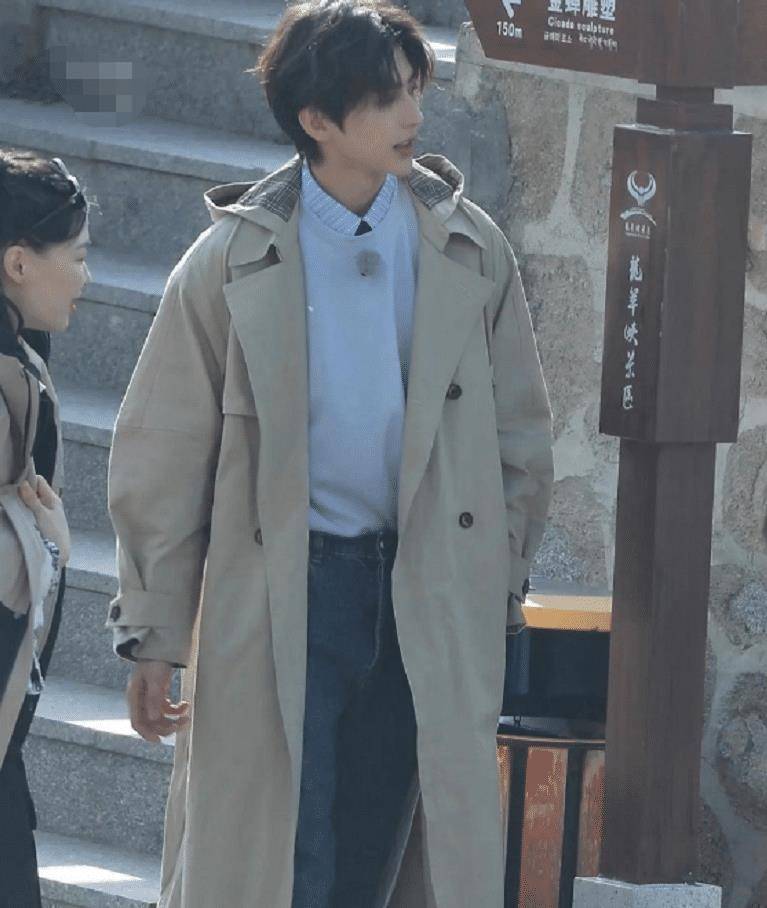 原创跑男黄河篇路透成毅皮衣造型清爽看清蔡徐坤校园男神没跑了