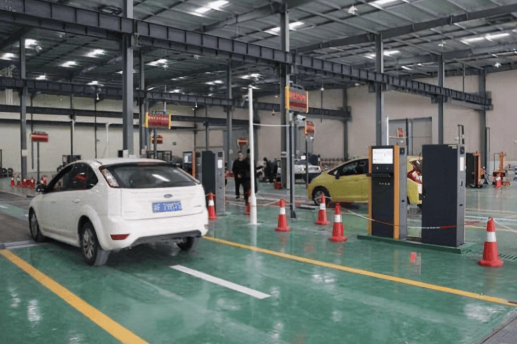 提振经济就想让老百姓花钱,为何不解禁摩托车,好处实在太多了_搜狐