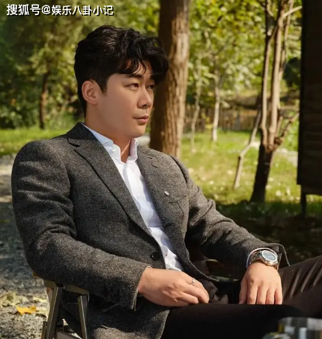 原创曹征戏里搭档赵丽颖演渣男成名戏外却宠妻15年儿女双全