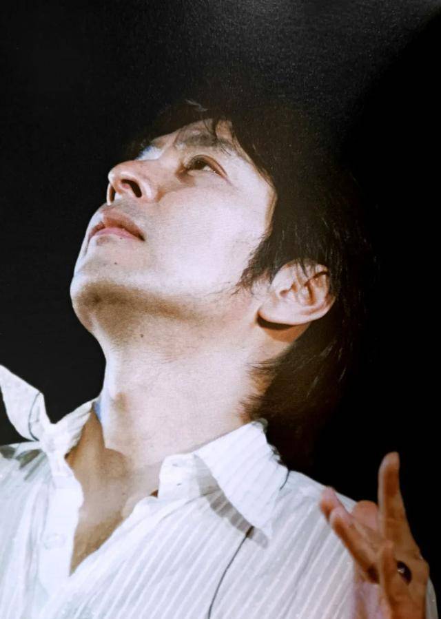 原创他是国外情歌王子被称为原唱高手两次退出歌坛复出仍是巅峰