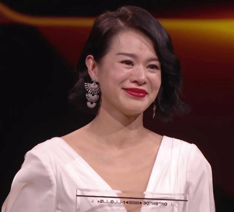胡杏儿夺冠实至名归,ta却赢得全场掌声_节目_表演_丁程鑫