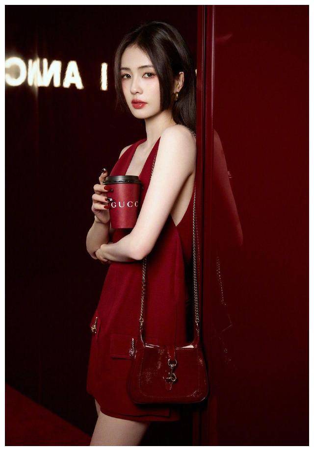 明星汇聚的gucci晚宴可谓星光熠熠,众多知名艺人如倪妮,万茜,王楚然